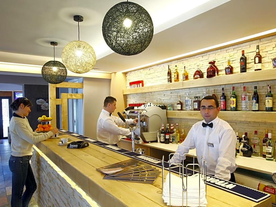 Ioana Hotels