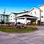 Days Inn & Suites by Wyndham Columbus NE