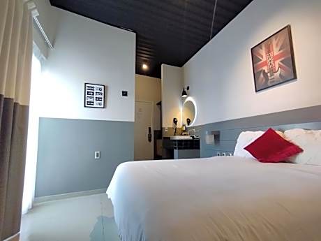 Queen Room with Balcony