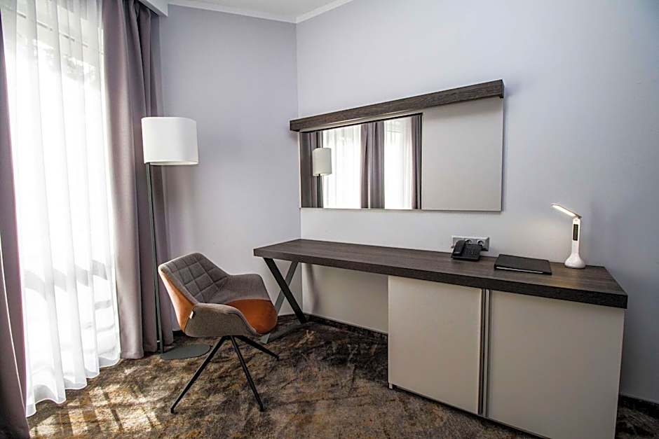 Photo 1 of 13 of Family 2 King Beds Suite, Pool View