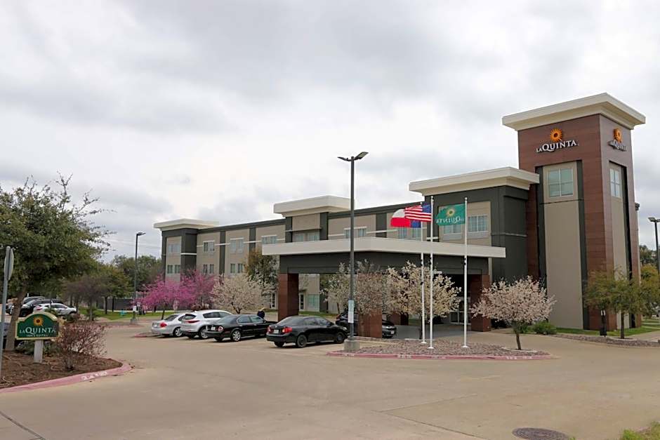 La Quinta Inn & Suites by Wyndham Austin NW/Lakeline Mall