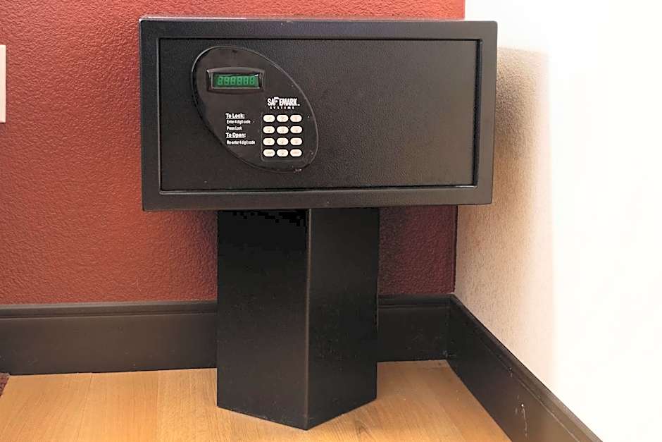 Red Roof PLUS+ Columbus Downtown- Convention Center