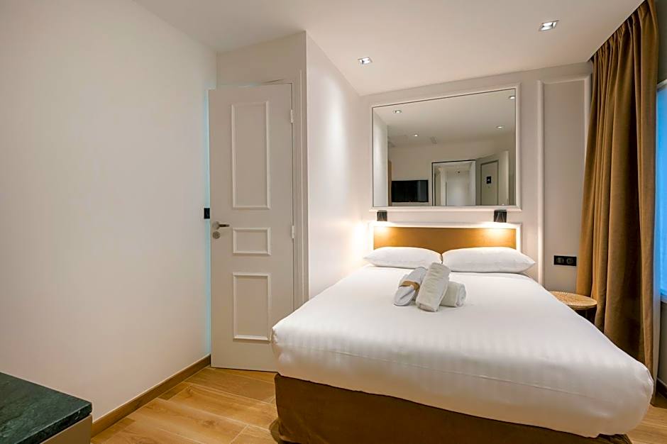 HOTEL AU COEUR DE REPUBLIQUE