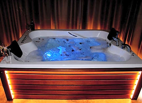 King Suite with Spa Bath