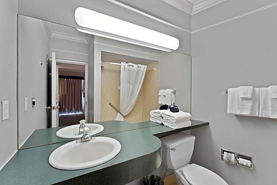 Sandpoint Hotel & Suites Downtown