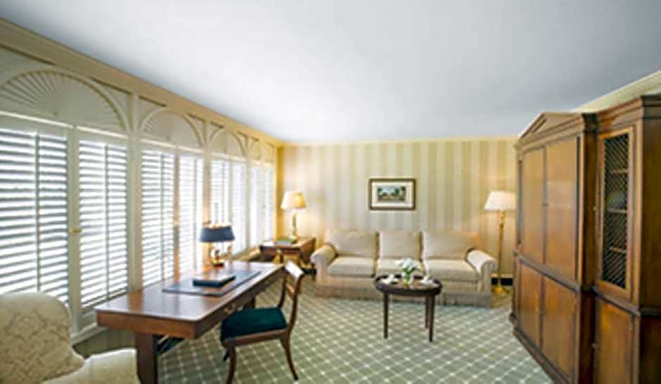 Williamsburg Inn, an official Colonial Williamsburg Hotel