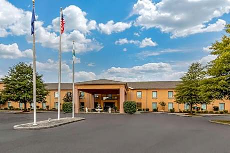 Quality Inn & Suites Benton - Draffenville