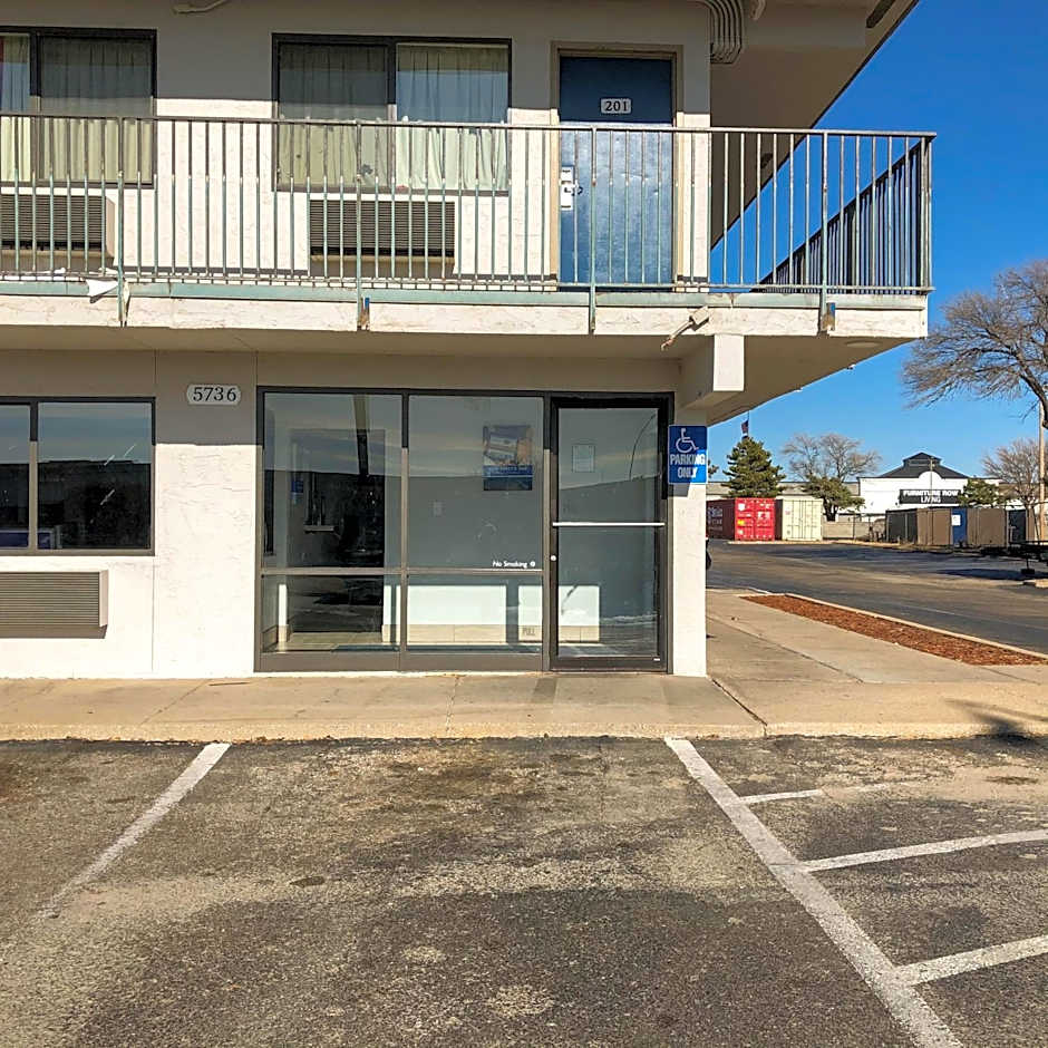 Studio 6 Wichita, KS - Airport