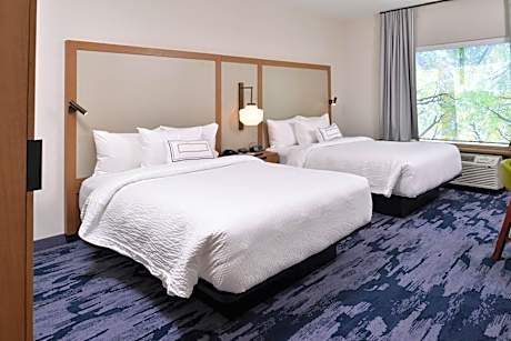 Queen Room with Two Queen Beds - Hearing Accessible