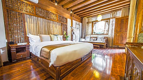 Huazhu - Deluxe Bed Room