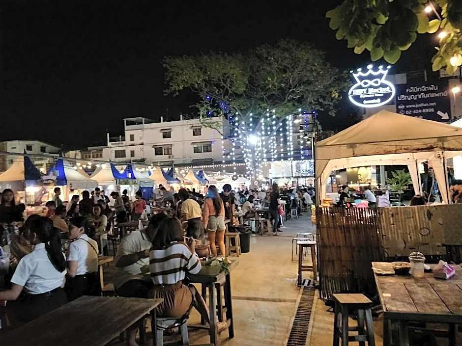 A & P House Charansanitwong