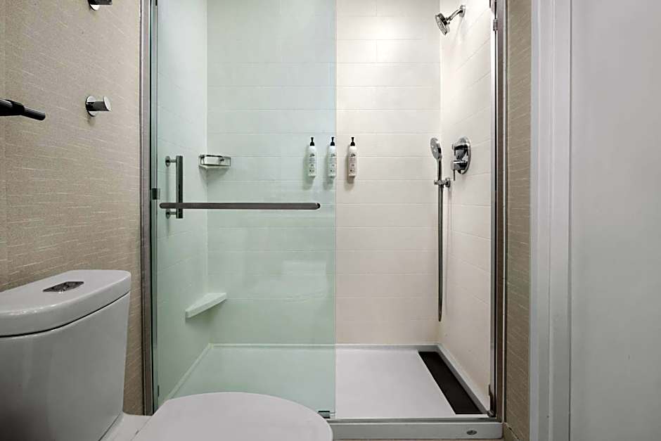 Delta Hotels by Marriott Colonial Heights