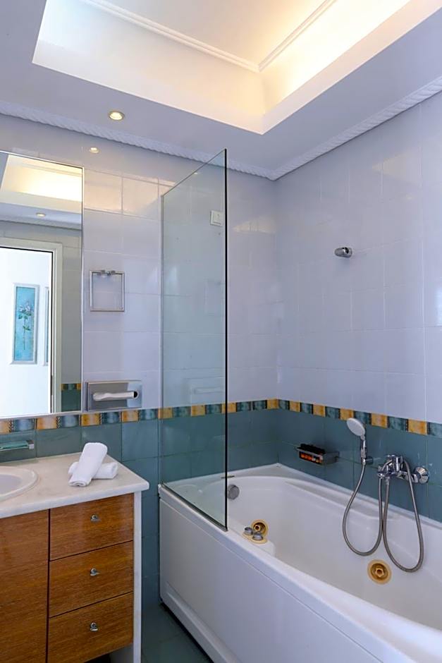 Poseidon Hotel Suites