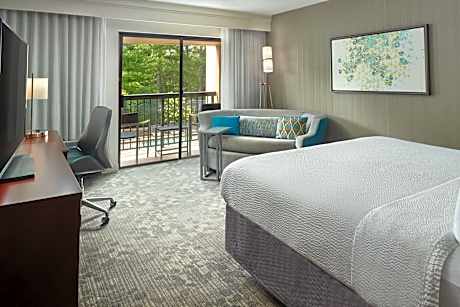Room, 1 King Bed with Sofa bed, Balcony (1 King Bed and 1 Double Sofa Bed)