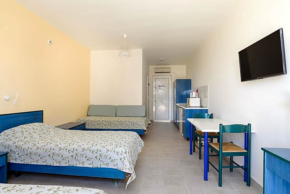 Matina Pefkos Aparthotel