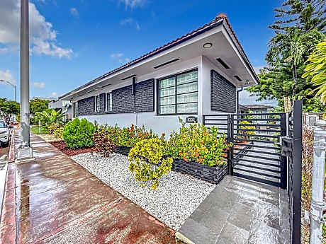 Los Patios Home Suites
