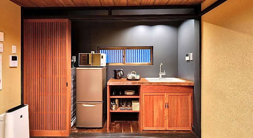 Tsumugi NishinotoinHanayacho