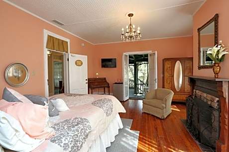 Queen Room with Balcony
