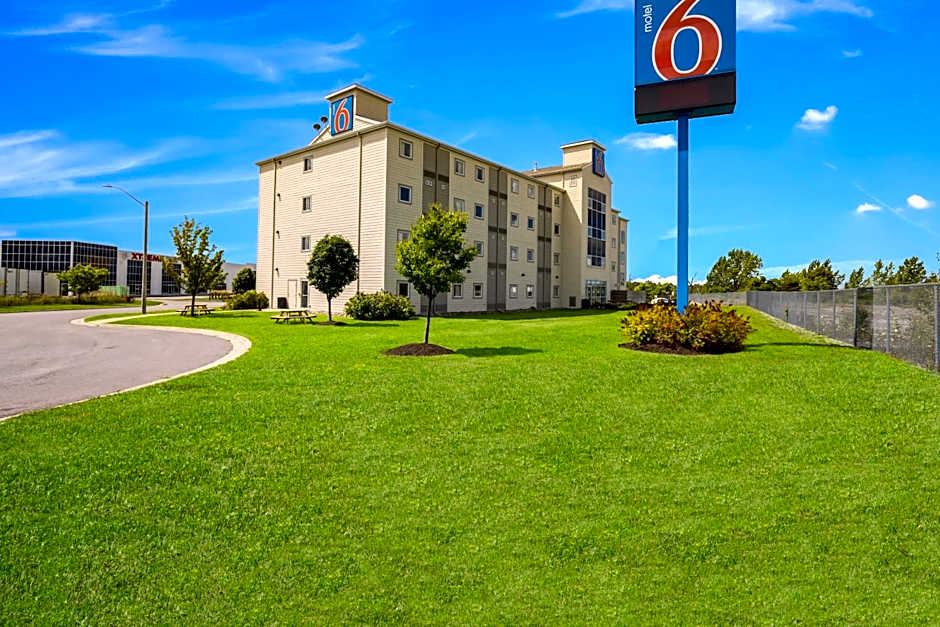 Motel 6 Kingston Ontario