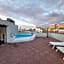 Carlton Hotel
