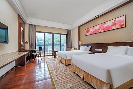 Premium Twin Room with Mountain View