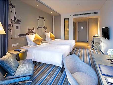 Premier Room, 2 Single beds, Gourmet Bar and Bu siness Benefits