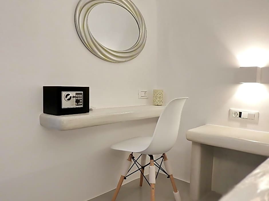 Golden Stone Santorini Suites
