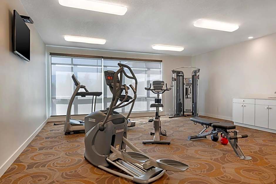 Econo Lodge Inn & Suites
