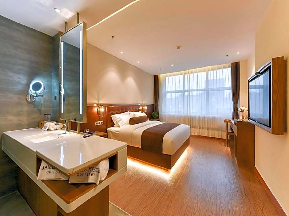 James Joyce Coffetel Shijiazhuang the Mixc Jinyuan Tower Airport Bus