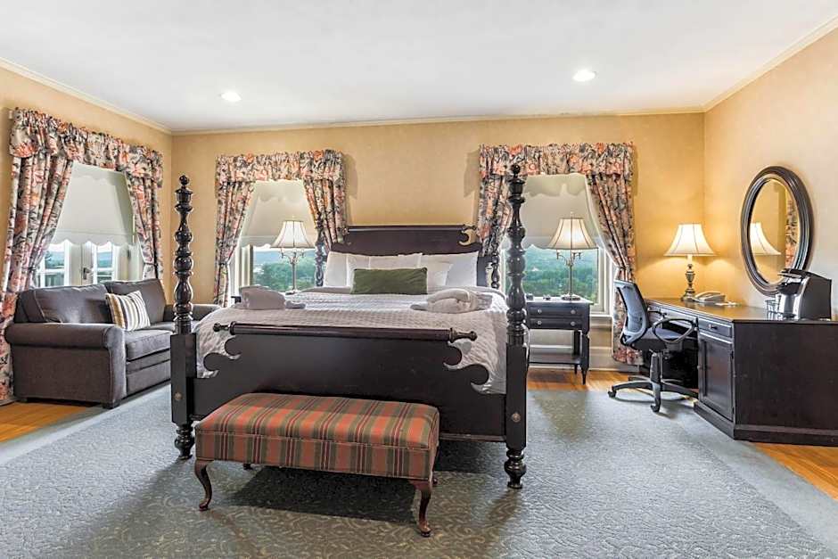 Traditions Hotel & Spa Johnson City - Binghamton, an Ascend Collection Hotel