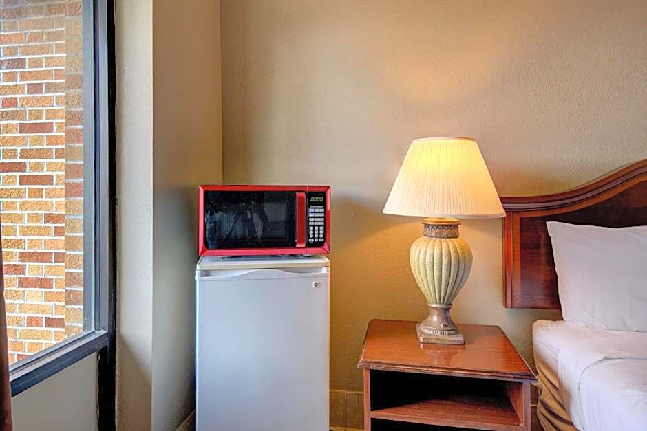 OYO Hotel Douglas GA US-441