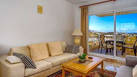 Seaview flat with pool Ref 188