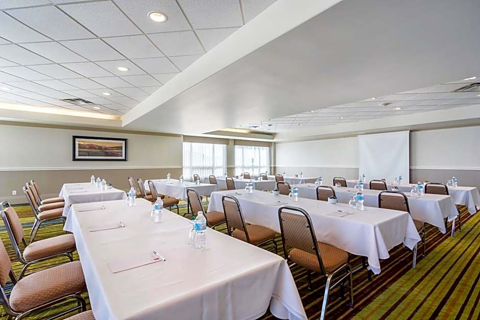 Clarion Hotel & Conference Center Sherwood Park
