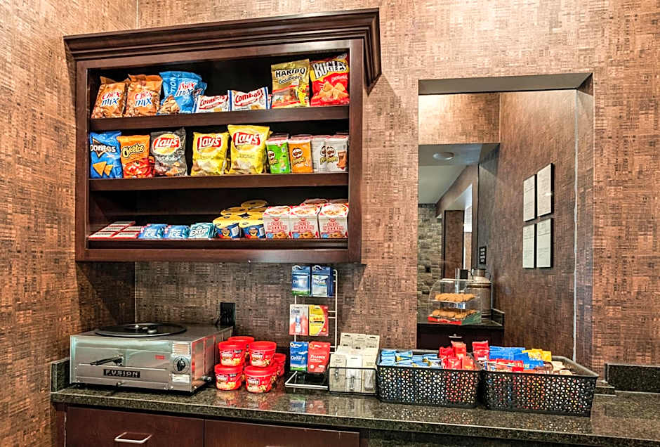 Cobblestone Hotel & Suites Appleton International Airport