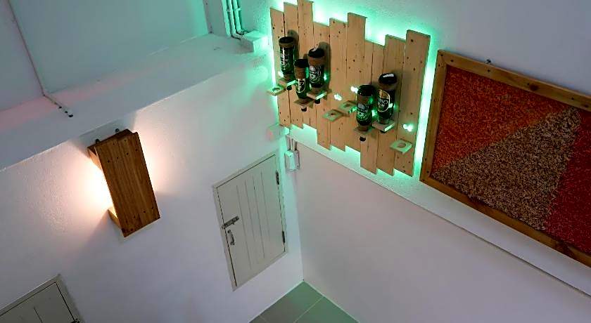 Baan URT Suratthani Airport Hotel