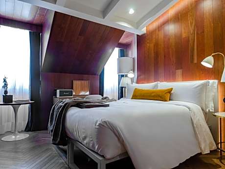 Historical Standard Mansard Room