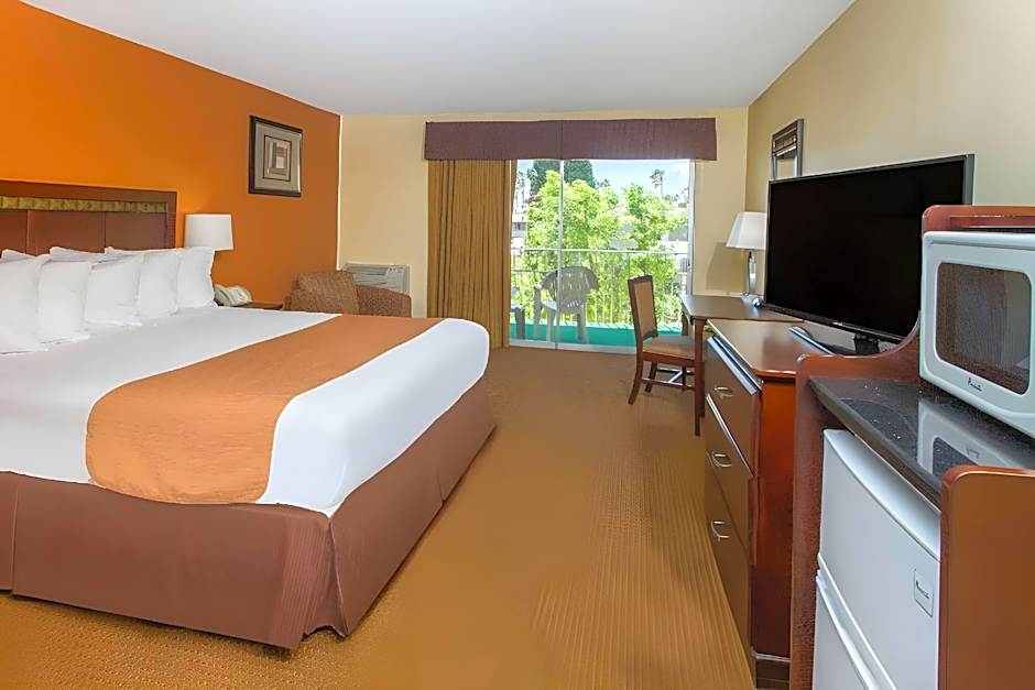Days Inn Palm Springs – Palm Springs, CA