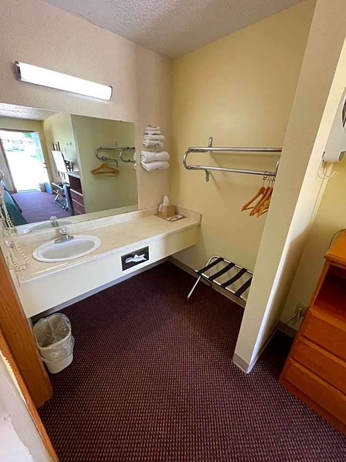 Executive Inn