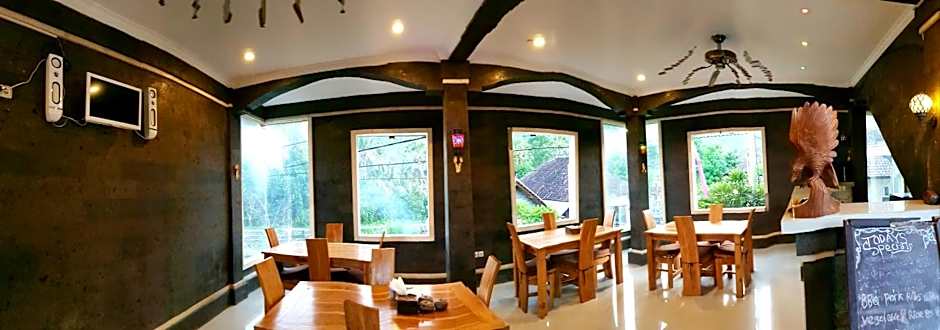 Amed Romance House