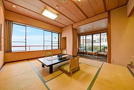 Japanese-Style Quadruple Room