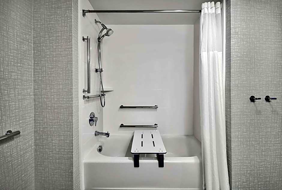 Photo 1 of 3 of 1 Queen Bed, Mobility Accessible, Bathtub