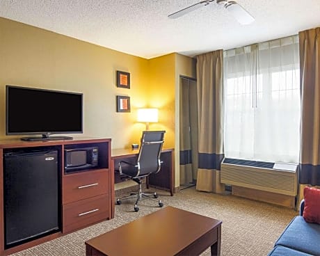 2 Queen Beds, Suite, Nonsmoking, Accessible