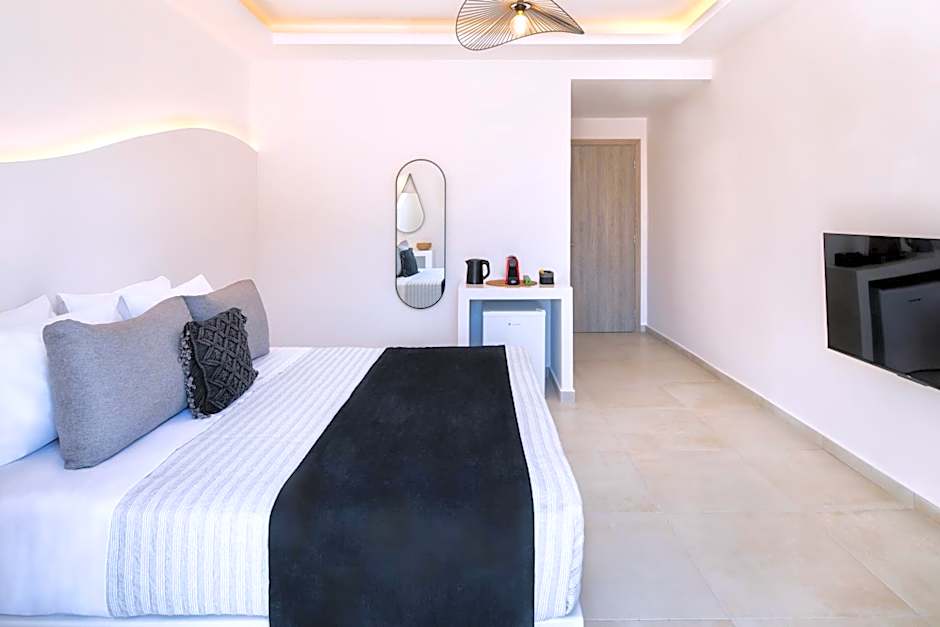 Santorinn Suites Fira