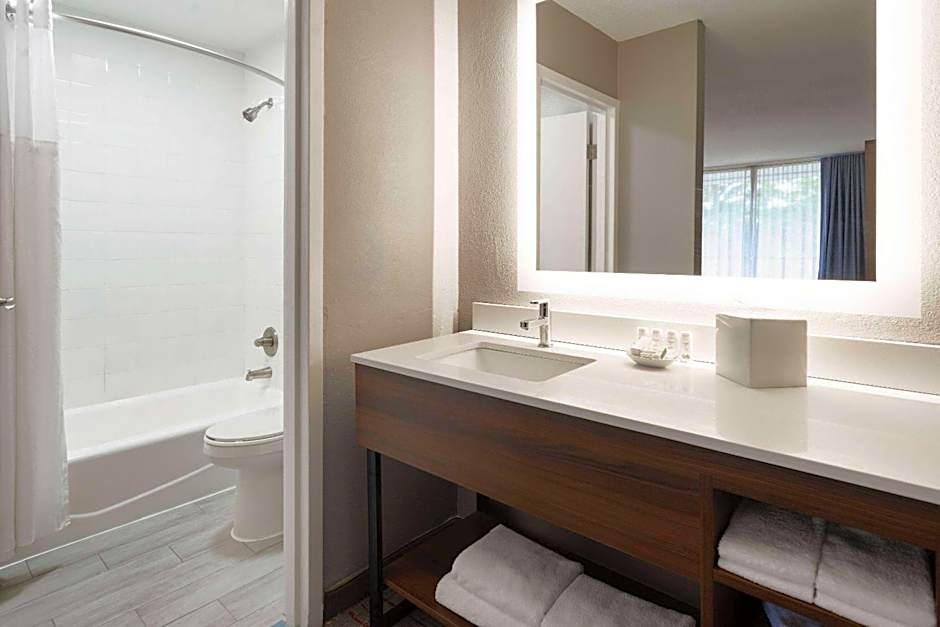 Hawthorn Extended Stay by Wyndham Columbia / Ft. Jackson