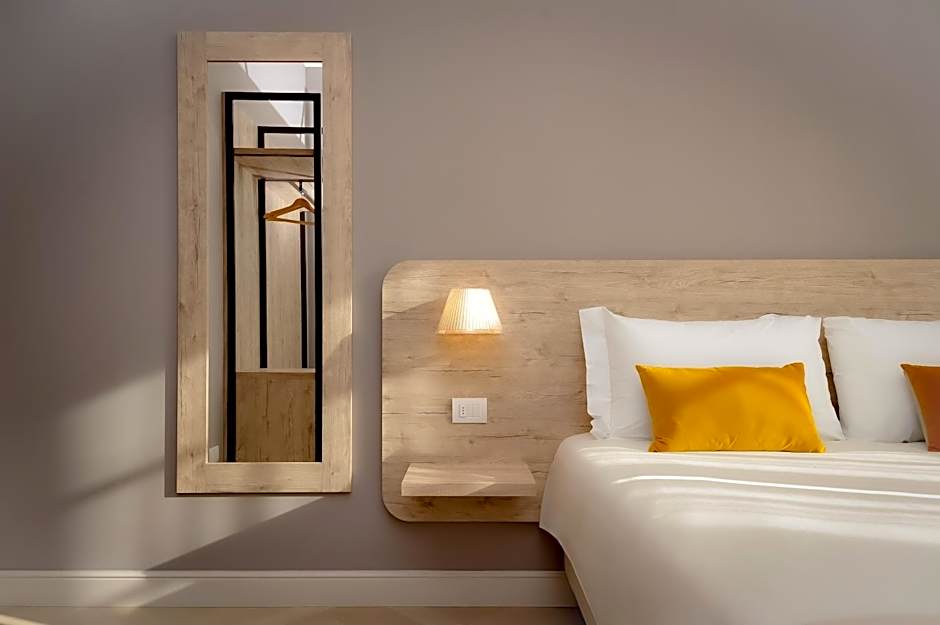 Photo 1 of 40 of Bergamo Inn 43