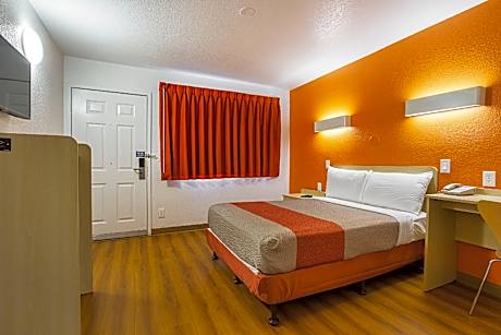 1 Full Bed | ADA/RI Shower