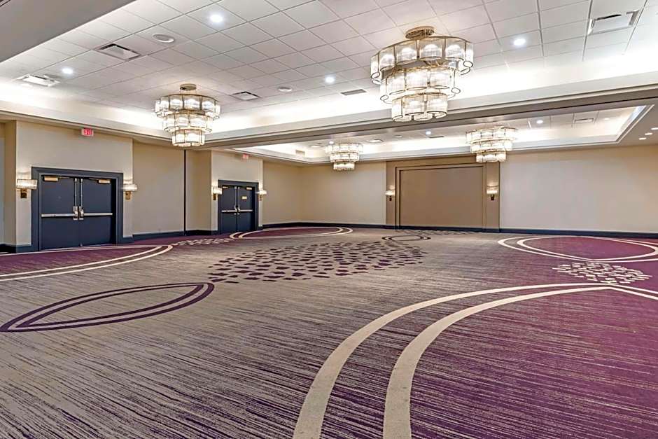Brooklyn Center Hotel & Conference Center