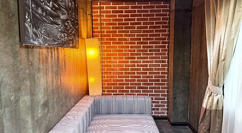 Chiangmai Lanna & Modern Loft Hotel