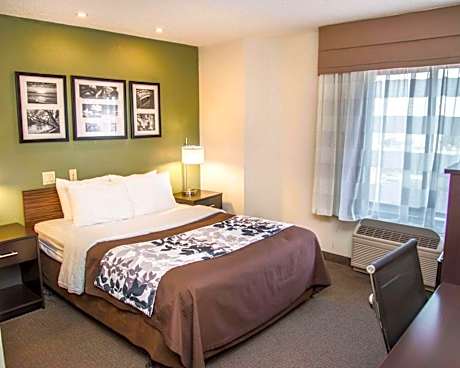 Queen Room -  Disability Access/Non-Smoking