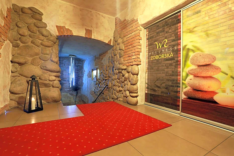 Penzión Wellness & Restaurant Zoborská, free parking